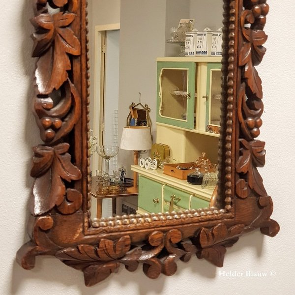 Antieke spiegel houtsnijwerk