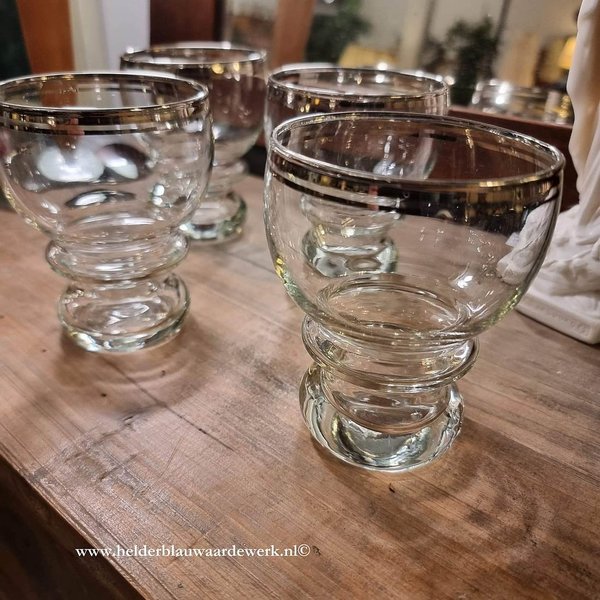 Vintage waterglazen met zilveren rand (set van vier glazen)