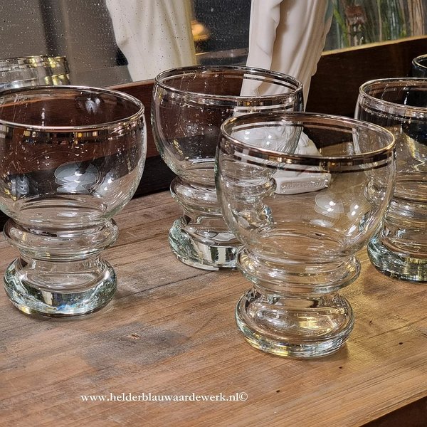 Vintage waterglazen met zilveren rand (set van vier glazen)