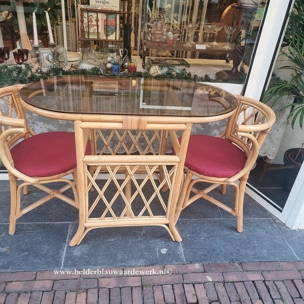 Vintage Bohemian bamboe tafel met 2 stoelen