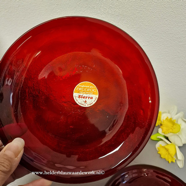 Vintage Arcoroc Sierra bordje 19 cm robijn rood