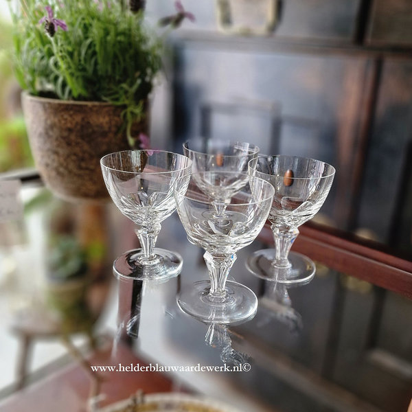 Kristalunie Bernina wijnglaasjes ontwerp F. Hollman (set van vier glazen)